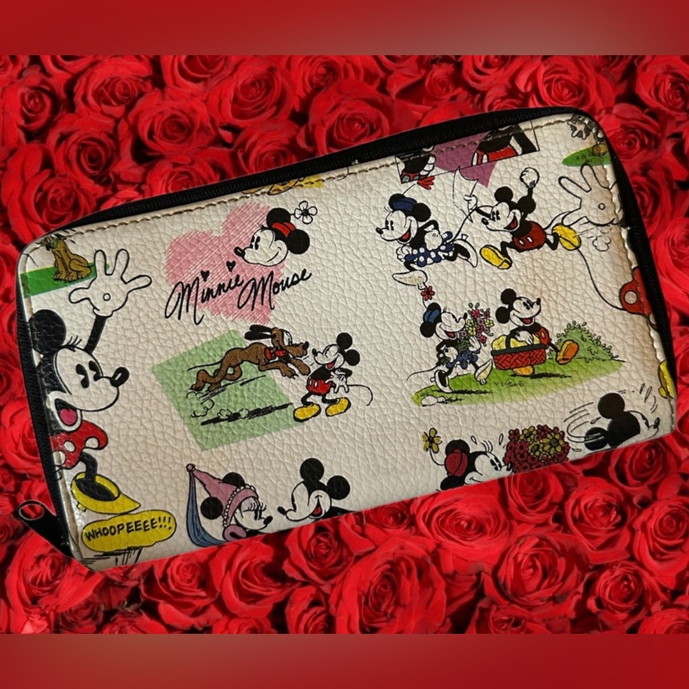 Disney Parks Mickey & Minnie Mouse Comic Zip Around Wallet